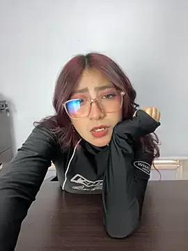 saramooon on StripChat 