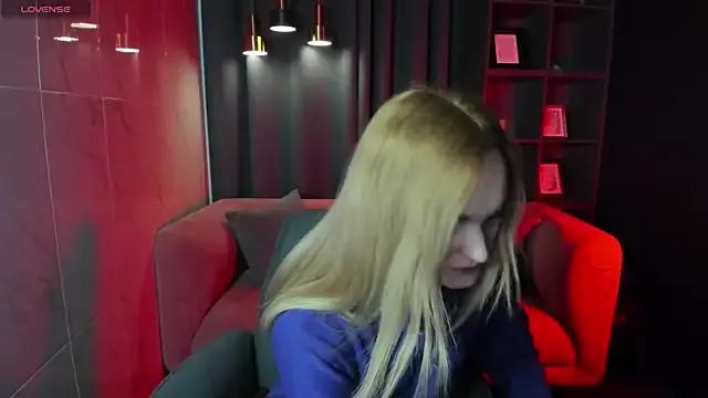 SaraSubtlety on StripChat 