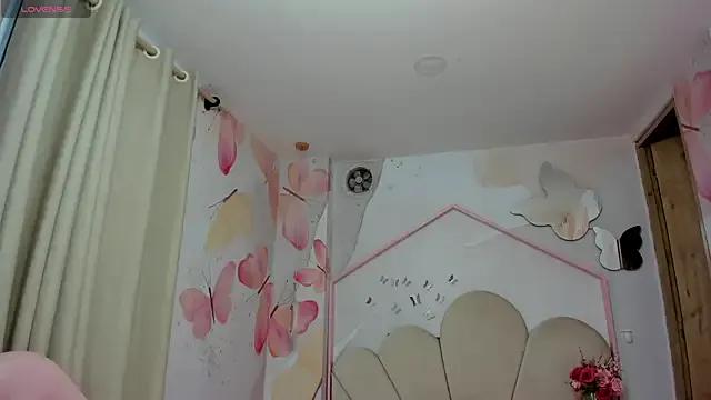 sensual_skinny on StripChat 