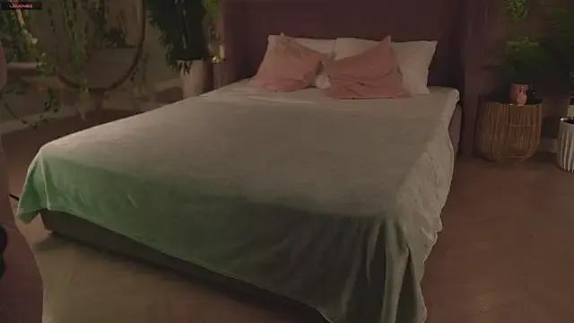 Smiley_Mia — Freechat on StripChat