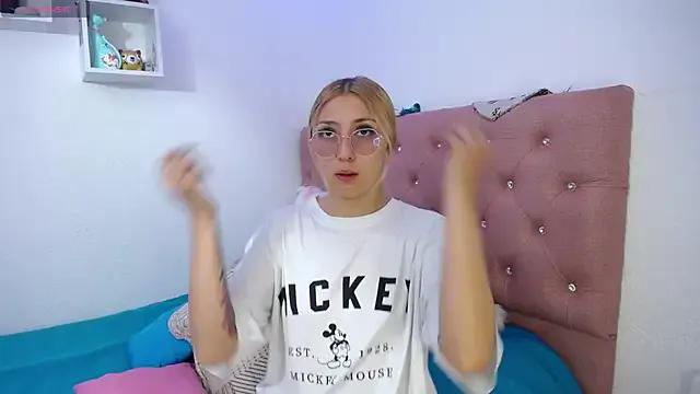 Soffy-brooks on StripChat 