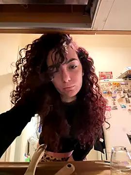 strawberry_queen2 on StripChat