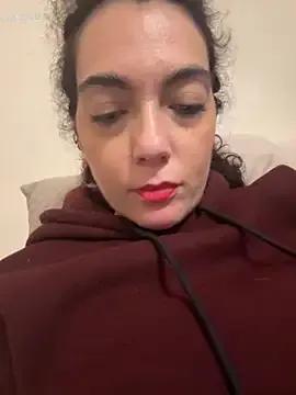 strawberry_queen2 on StripChat