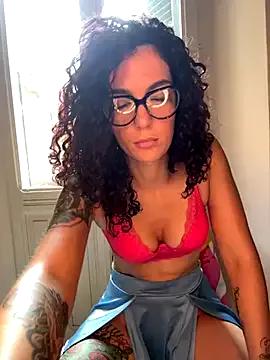 strawberry_queen2 on StripChat