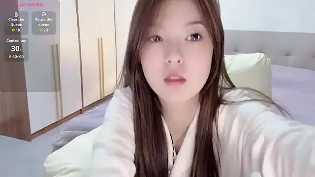 T-LL77- on StripChat 