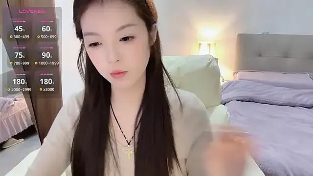 T-LL77- on StripChat 