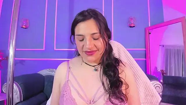 TaraTaylorr on StripChat 