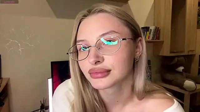 VictoriaMystery — show my big beauty ass